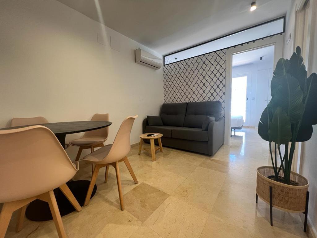 Apartament Aurea Pal 8 Y Gran Atenea Esperanto 5 *